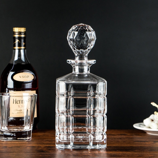 High-End Custom Glass Bottles: One-Stop Packaging Solutions from LYL GLASS