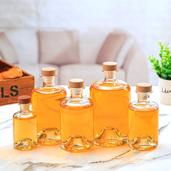 Custom Whiskey Glass Bottles: Premium Design for Distinctive Whiskey Brands