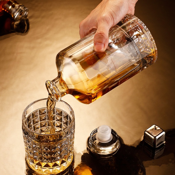 Custom Glass Bottles Manufacturer | Premium Packaging Solutions by LYL GLASS