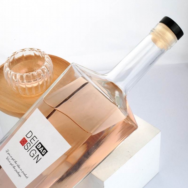 Strengthening Brand Identity Through Premium Glass Bottles and Sustainable Packaging Innovation